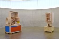 Thomas Schütte, One Man Houses, 2004-2005. Foto: Luise Heuter, Düsseldorf